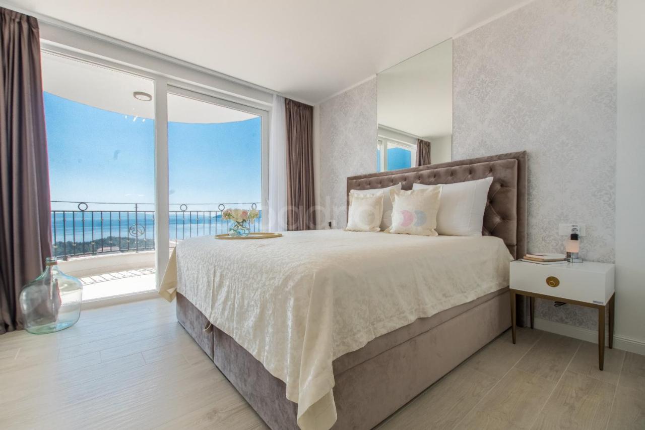 Villa Smaragd - Opal - Luxury Apt With Shared Pool And Private Hot Tub Makarska Zewnętrze zdjęcie