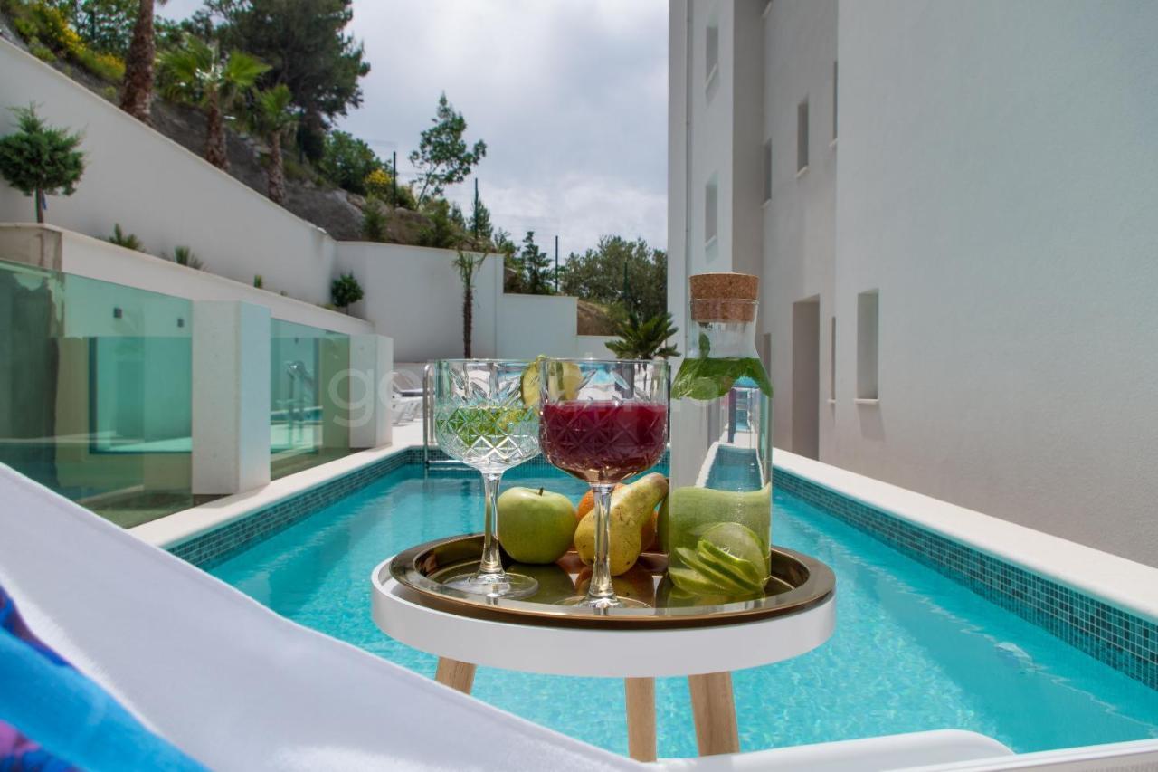Villa Smaragd - Opal - Luxury Apt With Shared Pool And Private Hot Tub Makarska Zewnętrze zdjęcie